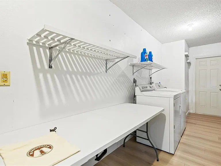 2641 Hyde Park St — Photo 46