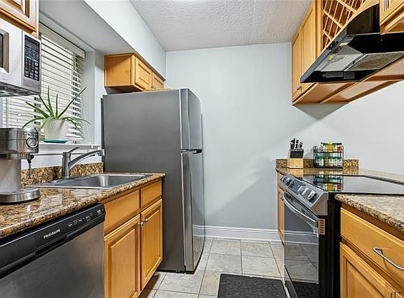 2nd image of 3805 Houma Blvd Unit C215