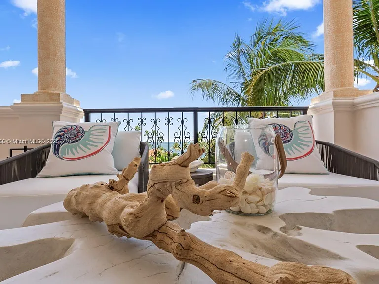 19143 Fisher Island Dr #19143 — Photo 65