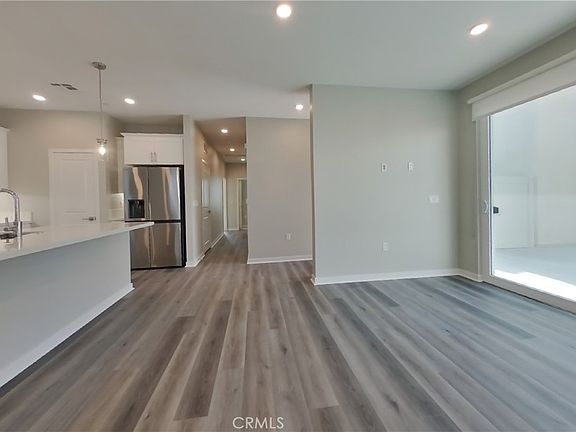 2nd image of 611 Citron St Unit 2
