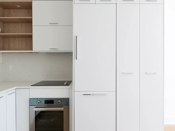 2nd image of 473 Bainbridge St #3B