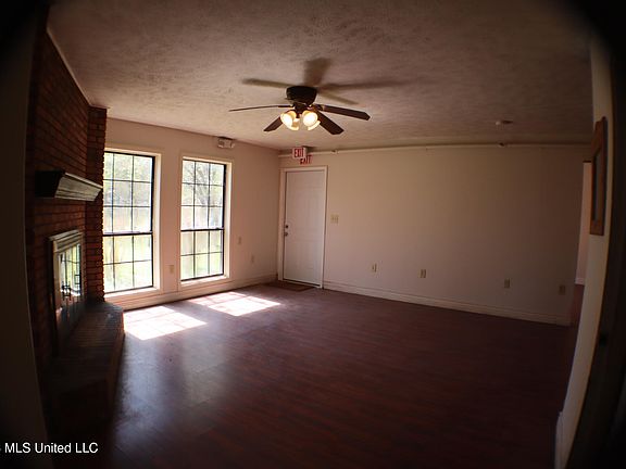 4th image of 219 Bass Rd