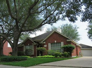 6210 S West Oaks Cir, Pearland, TX 77584