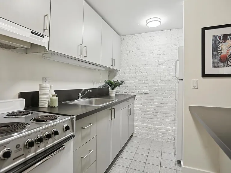 1708 Johnson Ave NW #B — Photo 4