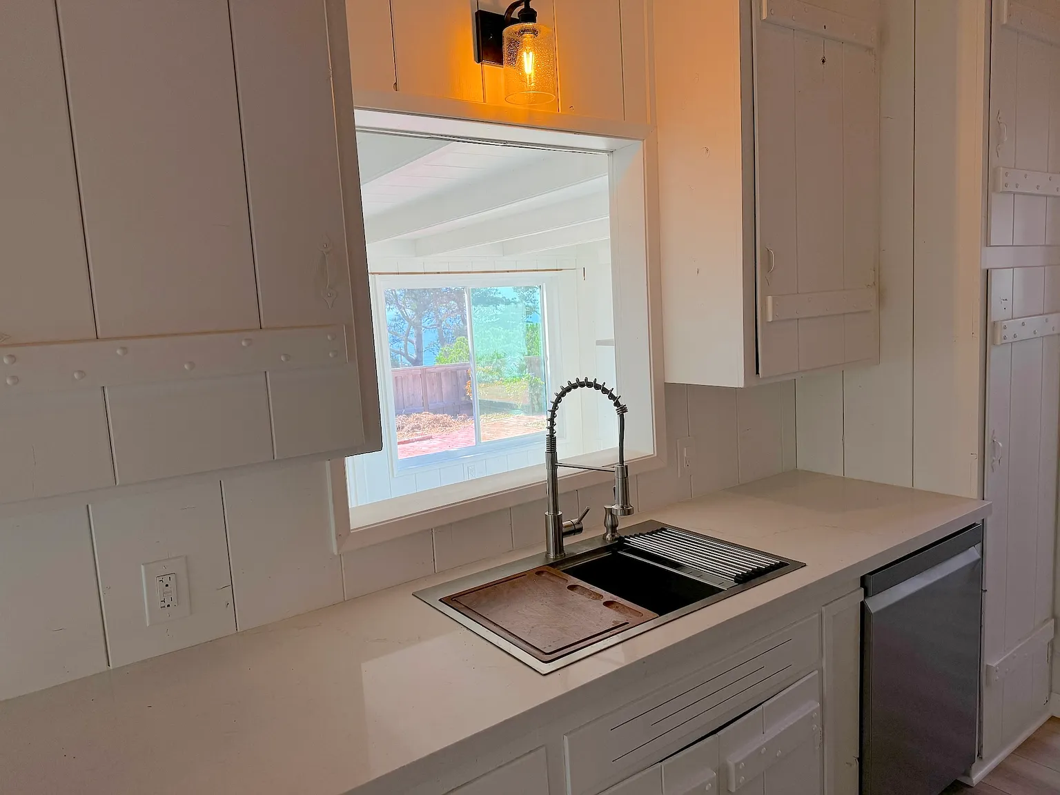 3 bed, 1649 sqft, $7,800 — Photo 2
