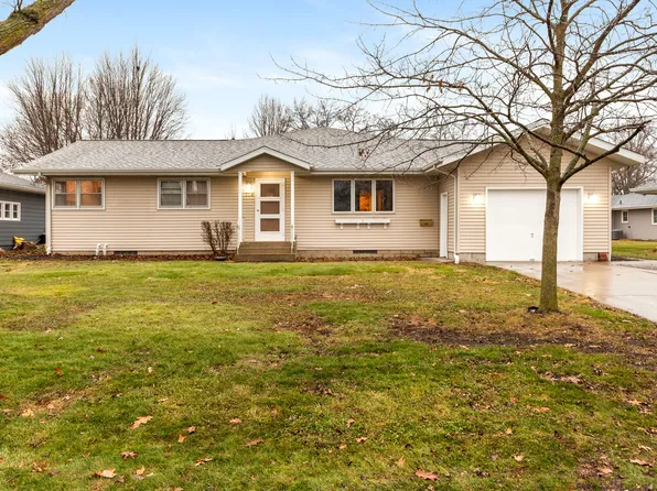 714 15th St, Nevada, IA 50201