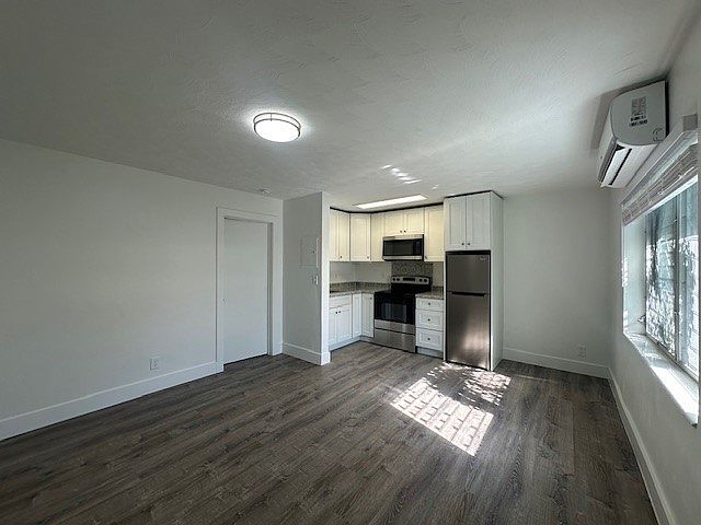 1st image of 4246 Seagrape Dr APT 3