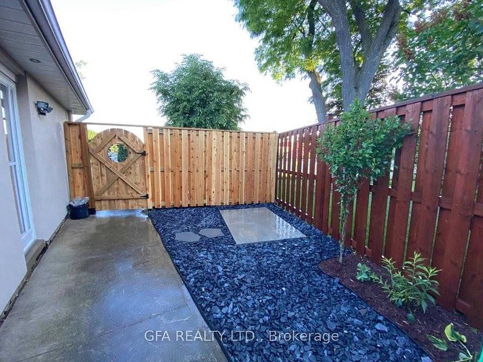 1st image of 9 Melville Cres