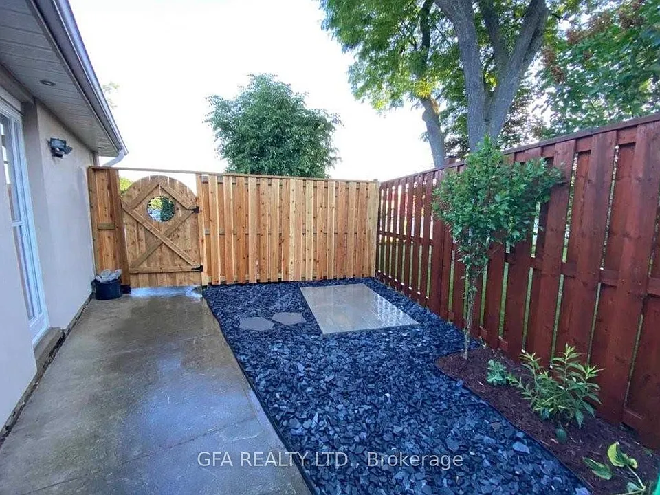 9 Melville Cres #LOWER