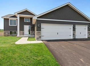 1001 Misty Meadow Blvd, Buffalo, MN 55313