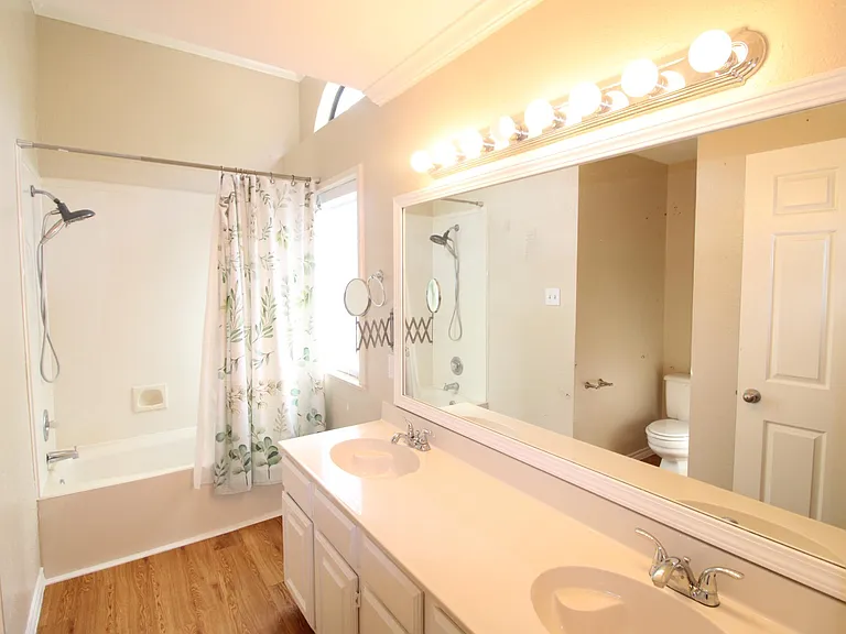 2718 Quebec Dr — Photo 11