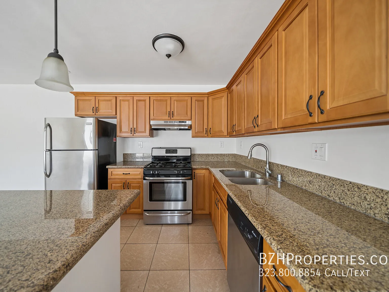 7209 Willoughby Ave — Photo 4