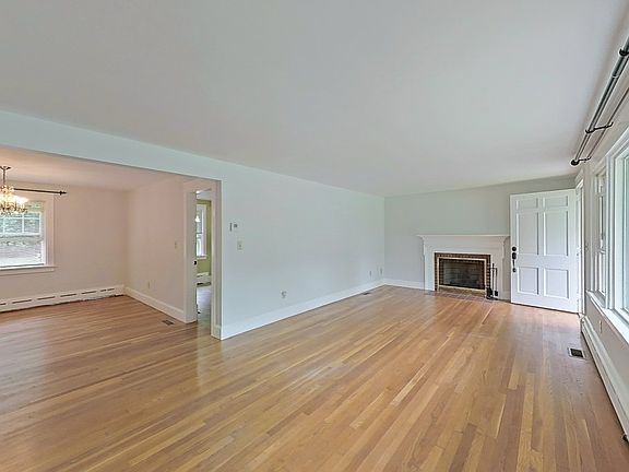 2nd image of 1290 W Main Rd