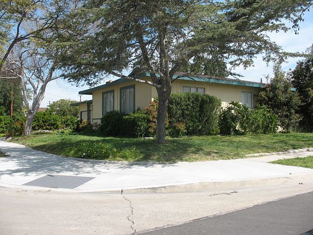 2nd image of 332 N Kendor Dr