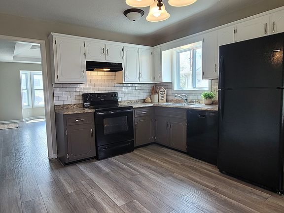5th image of 713 Anita Ct