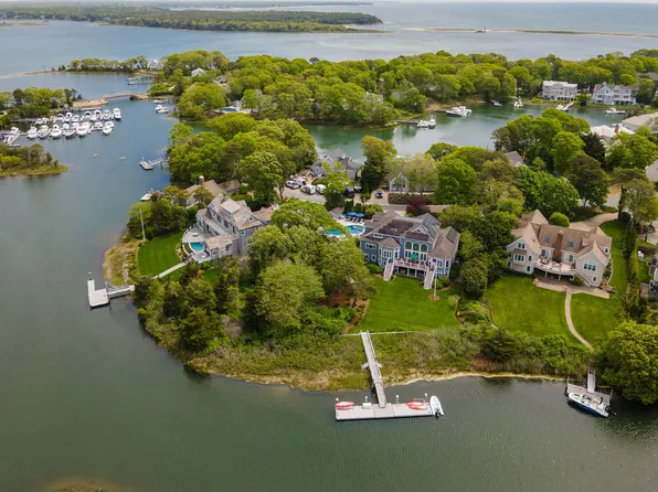 8 Bowsprit Point, Mashpee, MA 02649