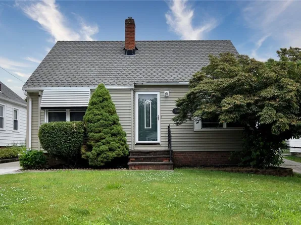 11801 Tonsing Dr, Garfield Heights, OH 44125