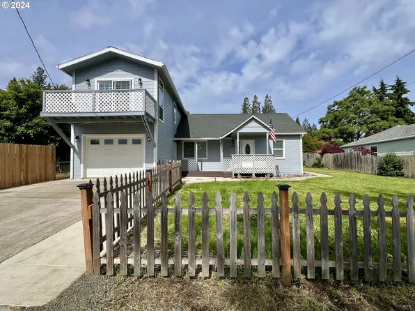 2250 NW Calkins Ave, Roseburg, OR 97471