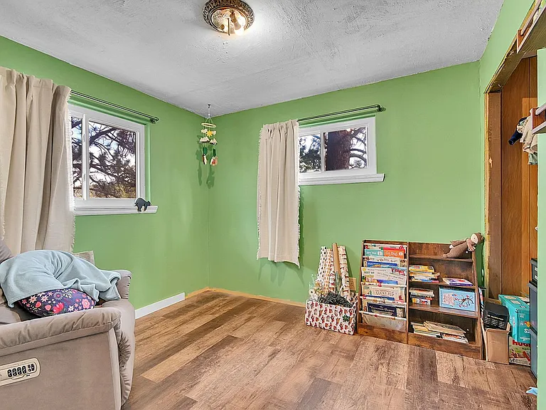 2027 Roland Dr — Photo 19