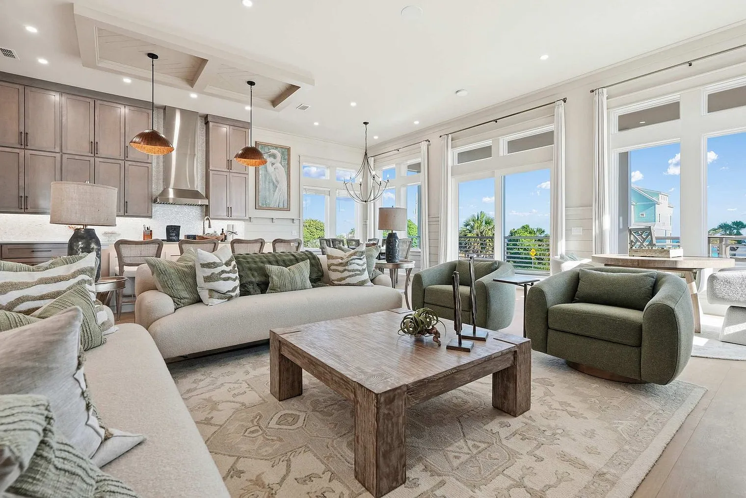 6 bed, 6.0 bath, $21,011 — Photo 2