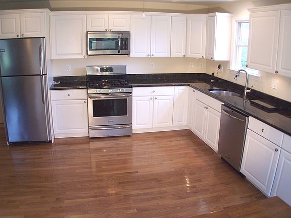 Granite counters & SS appl.
