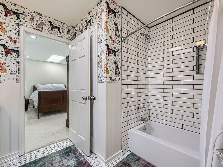 720 Josephine St — Photo 18