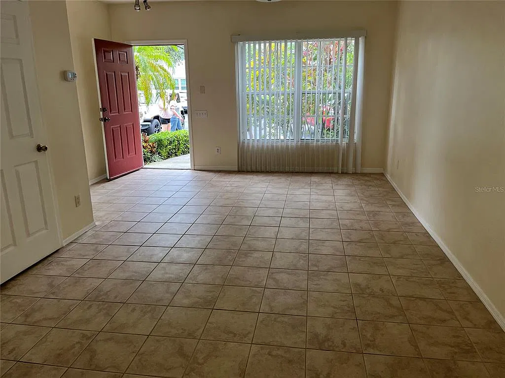 2 bed, 1.5 bath, 1105 sqft, $1,850 — Photo 2