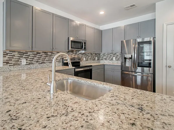 7820 Montview Rd, North Charleston, SC 29418