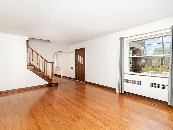 4th image of 57 Bellemonte Ave