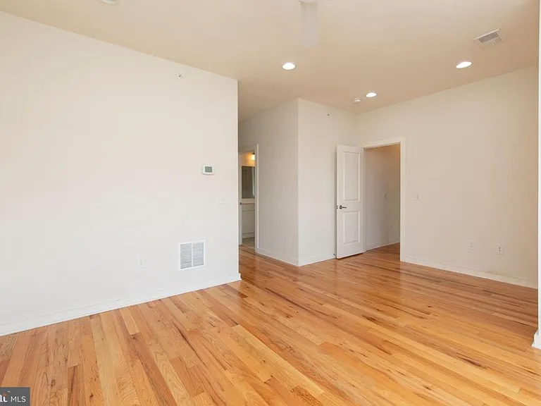 2663 Amber St — Photo 18