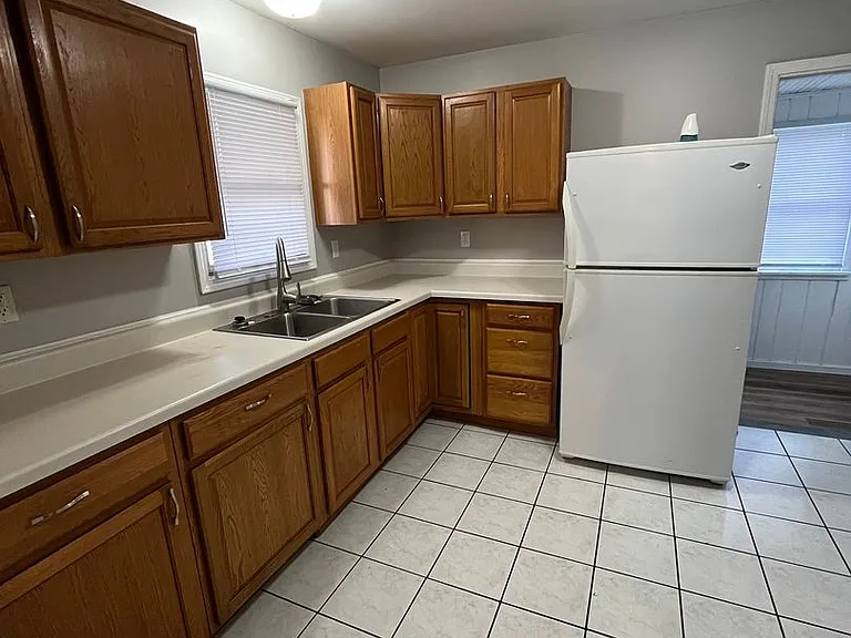 409 Barnum Rd — Photo 4