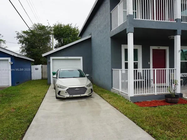 5560 SW 43rd St, Davie, FL 33314