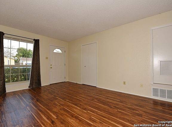 3rd image of 5938 Paddock Dr
