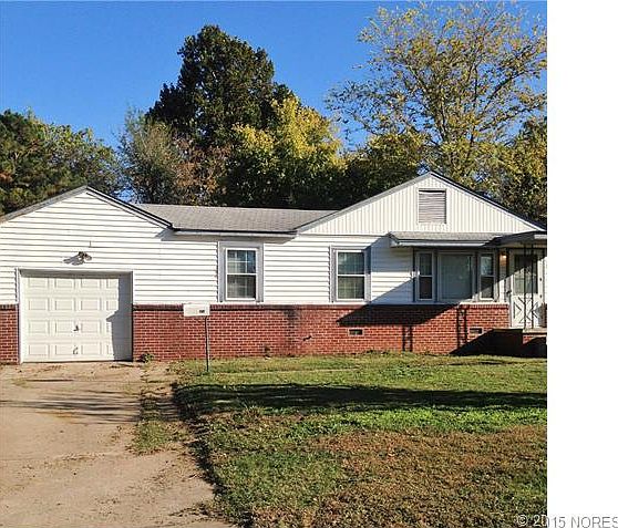 1st image of 1241 N 76th Ave E