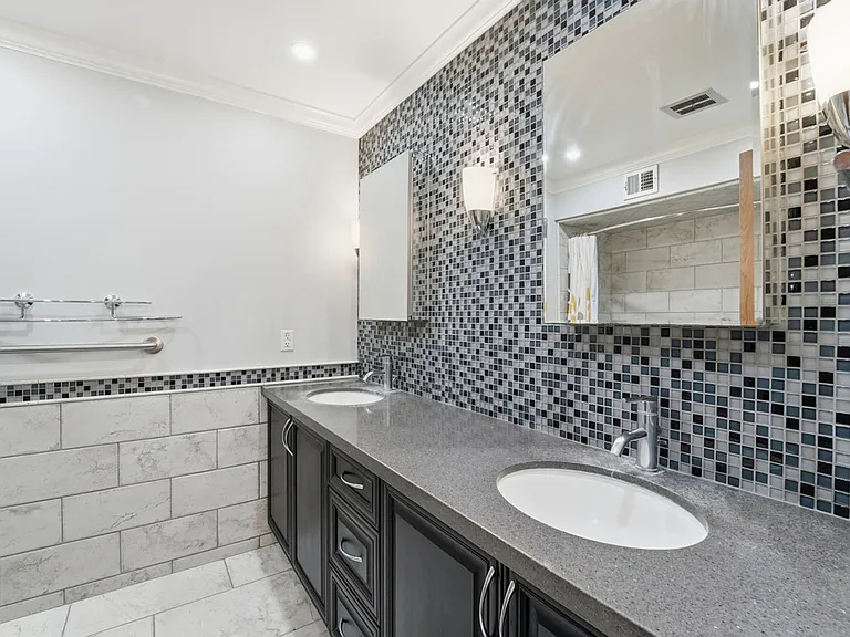 2051 E Hermosa Dr — Photo 35