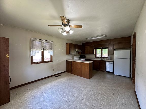 5th image of 270 Doran Ln