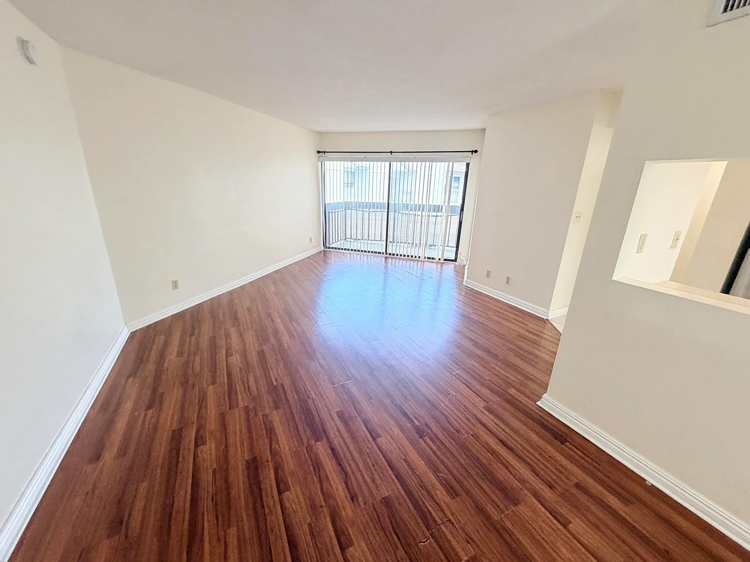 1 bed, 1.0 bath, 775 sqft, $1,550 — Photo 2