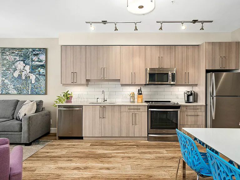 595 Pandora Ave #303 — Photo 6