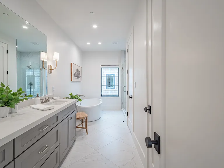 4525 Emerson Ave #3L — Photo 25