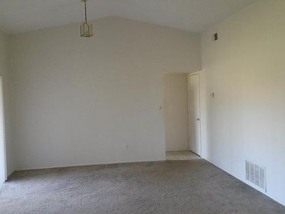 3rd image of 5511 Sandy Hill Dr