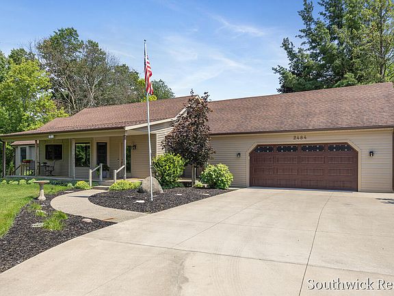 3rd image of 2484 Shadow Lake Ct NE