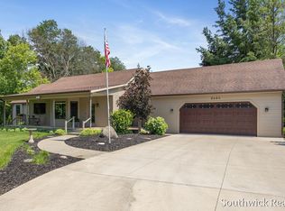 2484 Shadow Lake Ct NE, Grand Rapids, MI 49505