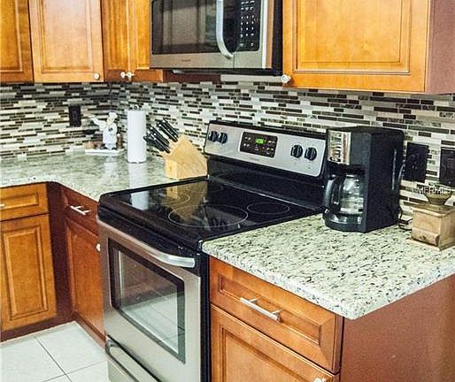 3rd image of 921 Eagle Cir S