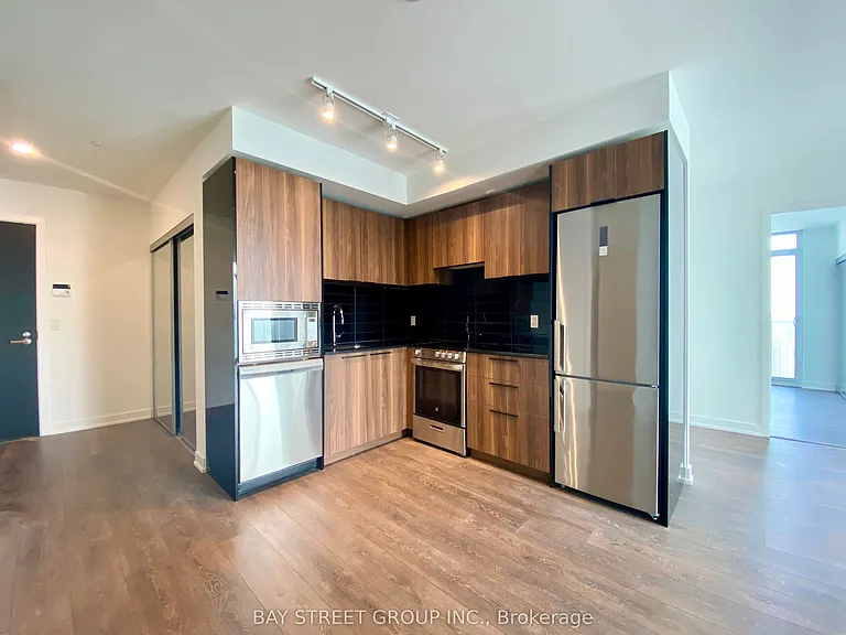 501 Yonge St #2709 — Photo 5