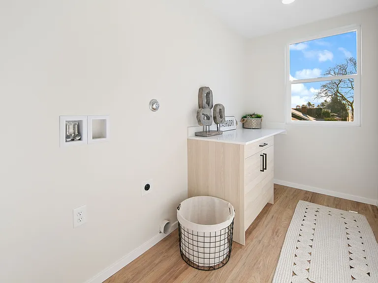 10036B Stone Ave N — Photo 10
