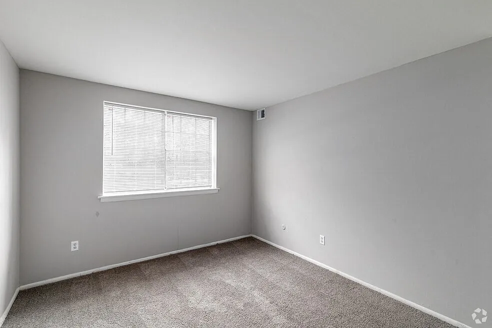 Pebble Hill Apartments — Photo 4