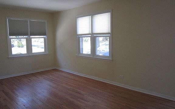 3rd image of 249 N Melrose Ave