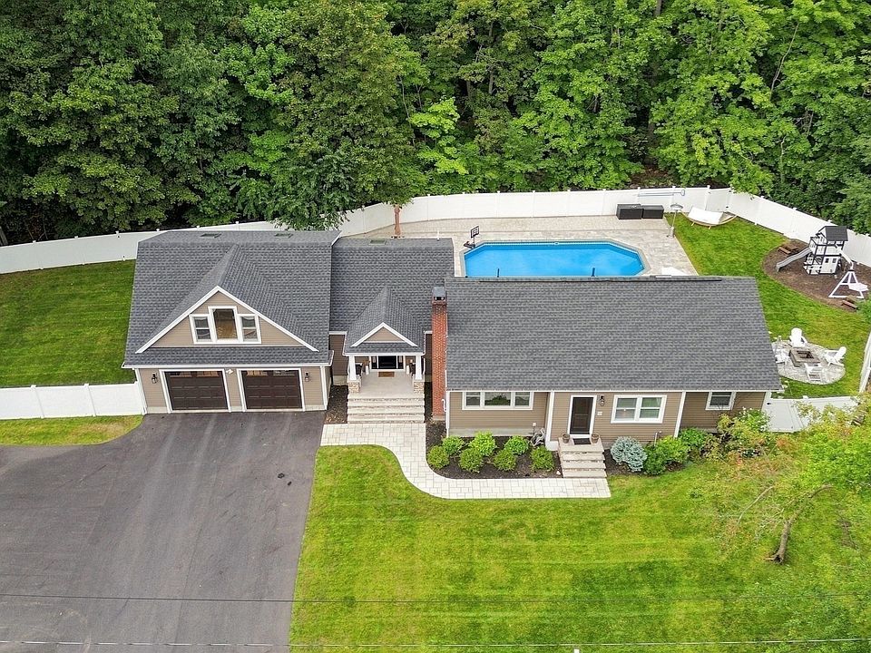 1st image of 55 Lucerne Dr
