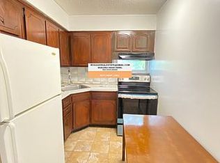 61-02 171st St #3, Fresh Meadows, NY 11365