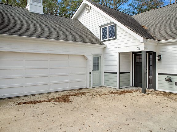 3rd image of 11 Wildwood Lane